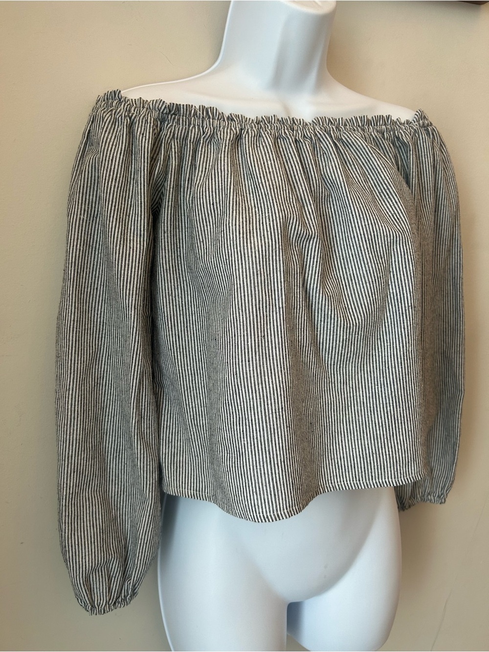 🟢 5 for $25 🟢 Brandy Melville Black and White Striped Off-Shoulder Top Cotton